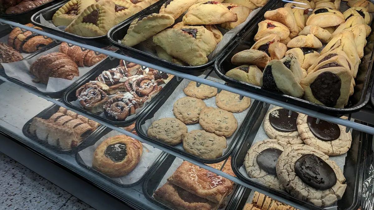 Patricia's Bakery – bakery in Larkhall town centre